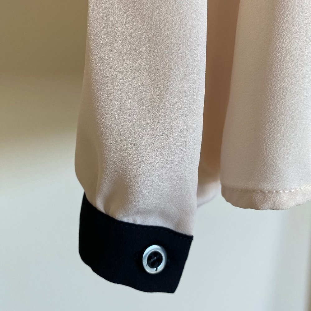 Bow Button Top - Picture 4 of 4